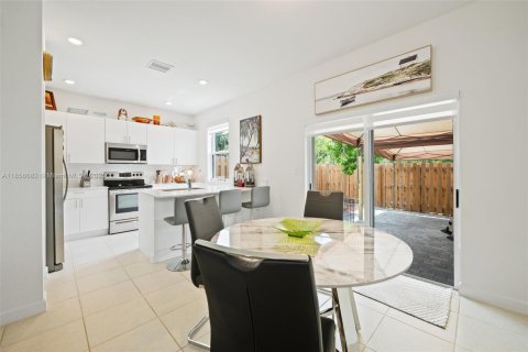 Townhouse in Homestead, Florida 3 bedrooms, 123.65 sq.m. № 1878893 - photo 8