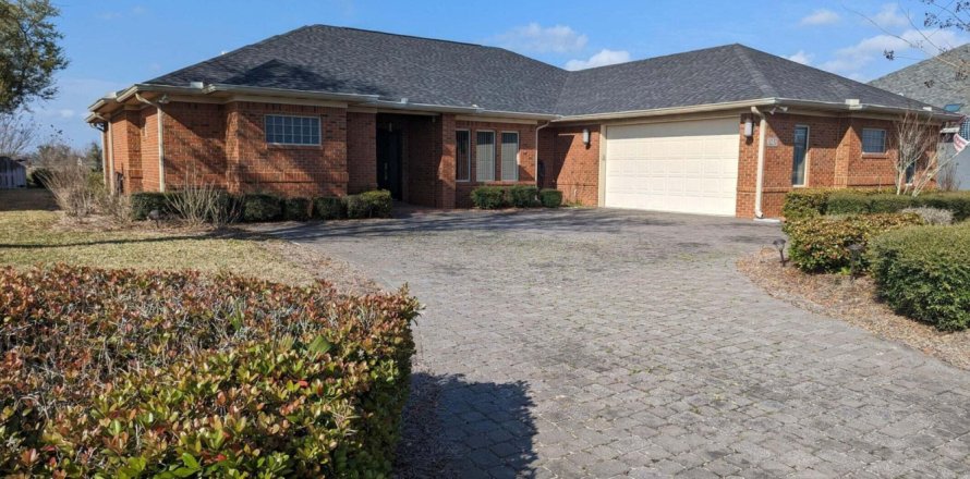 Villa ou maison à Lynn Haven, Floride 3 chambres, 246.75 m2 № 560211