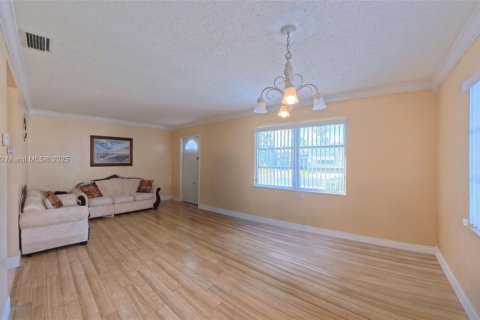 Condominio en venta en Lehigh Acres, Florida, 2 dormitorios № 2076919 - foto 14