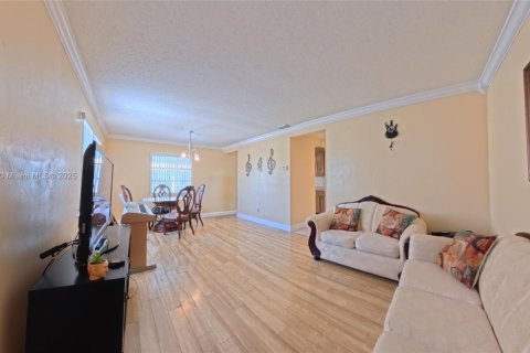 Condominio en venta en Lehigh Acres, Florida, 2 dormitorios № 2076919 - foto 15