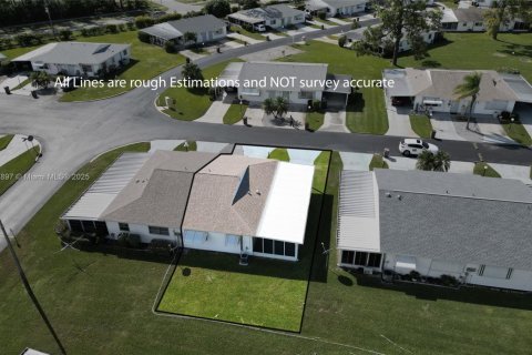 Condominio en venta en Lehigh Acres, Florida, 2 dormitorios № 2076919 - foto 6