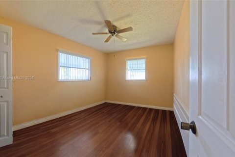 Condominio en venta en Lehigh Acres, Florida, 2 dormitorios № 2076919 - foto 24