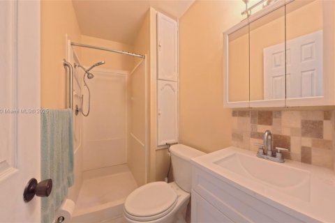 Condominio en venta en Lehigh Acres, Florida, 2 dormitorios № 2076919 - foto 25