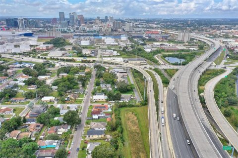 Commercial property in Tampa, Florida 384.06 sq.m. № 2390960 - photo 10