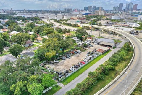 Commercial property in Tampa, Florida 384.06 sq.m. № 2390960 - photo 9