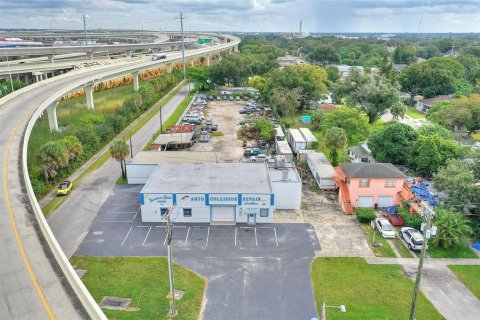 Commercial property in Tampa, Florida 384.06 sq.m. № 2390960 - photo 3