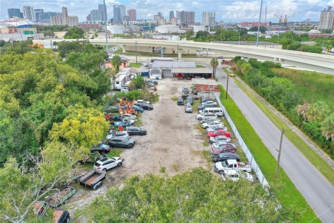Commercial property in Tampa, Florida 384.06 sq.m. № 2390960 - photo 7