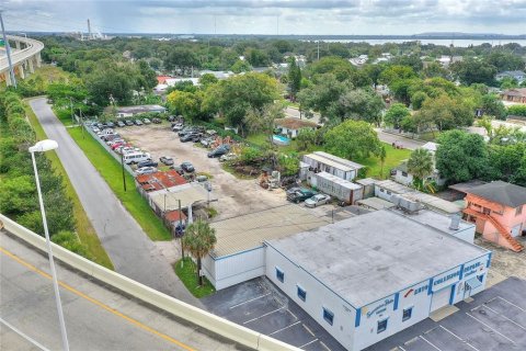 Commercial property in Tampa, Florida 384.06 sq.m. № 2390960