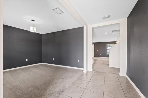 Casa en venta en Dade City, Florida, 5 dormitorios, 242.01 m2 № 2196252 - foto 4