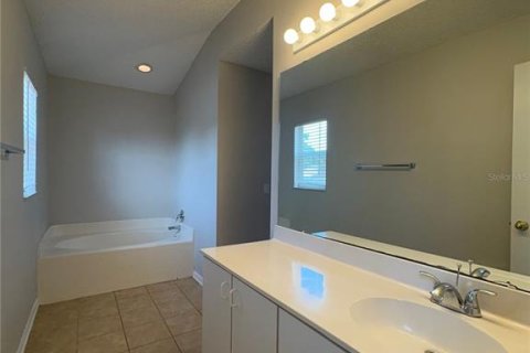 Villa ou maison à louer à Sanford, Floride: 4 chambres, 201.6 m2 № 2100743 - photo 13