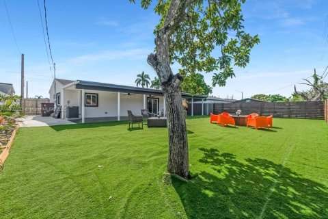 Villa ou maison à vendre à Hollywood, Floride: 4 chambres, 119.84 m2 № 1955703 - photo 29