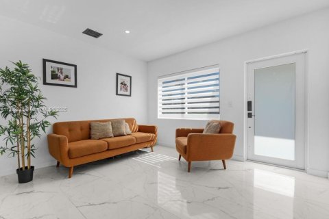 Villa ou maison à vendre à Hollywood, Floride: 4 chambres, 119.84 m2 № 1955703 - photo 25