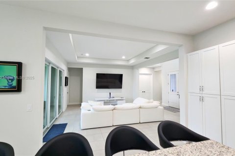 House in Westlake, Florida 3 bedrooms, 228.91 sq.m. № 1891079 - photo 7