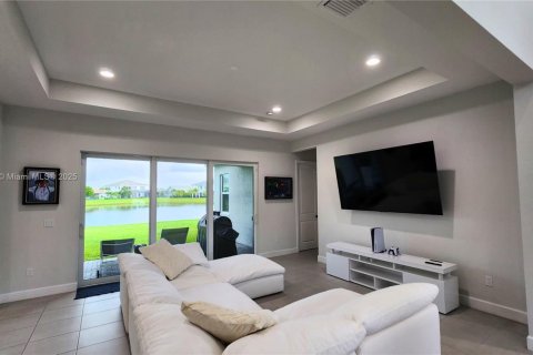 House in Westlake, Florida 3 bedrooms, 228.91 sq.m. № 1891079 - photo 4