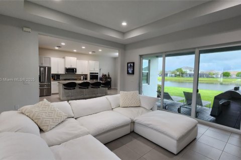House in Westlake, Florida 3 bedrooms, 228.91 sq.m. № 1891079 - photo 3