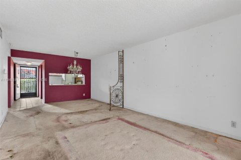 Купить кондоминиум в Окленд-Парк, Флорида 2 спальни, 85.47м2, № 2062873 - фото 19