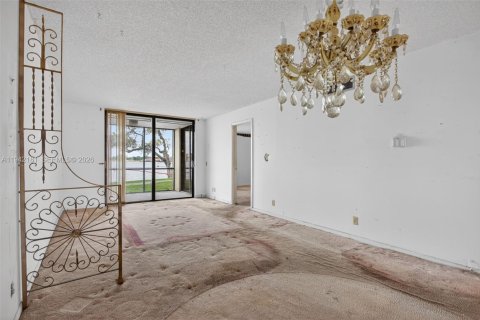 Купить кондоминиум в Окленд-Парк, Флорида 2 спальни, 85.47м2, № 2062873 - фото 13