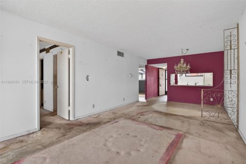 Купить кондоминиум в Окленд-Парк, Флорида 2 спальни, 85.47м2, № 2062873 - фото 20