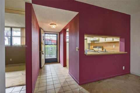 Купить кондоминиум в Окленд-Парк, Флорида 2 спальни, 85.47м2, № 2062873 - фото 9