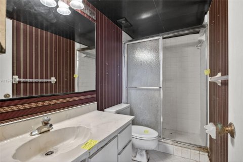 Купить кондоминиум в Окленд-Парк, Флорида 2 спальни, 85.47м2, № 2062873 - фото 24