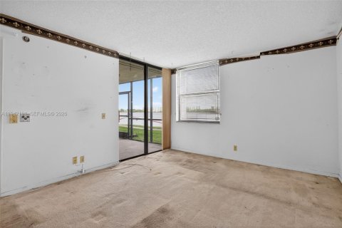 Купить кондоминиум в Окленд-Парк, Флорида 2 спальни, 85.47м2, № 2062873 - фото 23