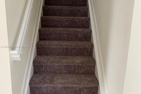 Снять в аренду виллу или дом в Майами, Флорида 5 спален, 243.03м2, № 2005172 - фото 5