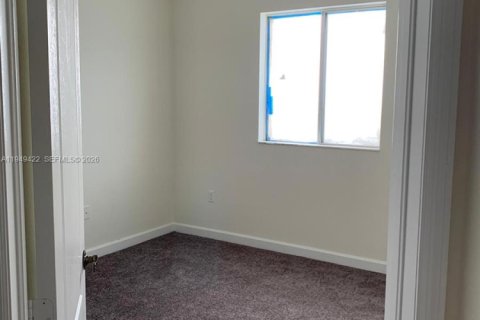 Снять в аренду виллу или дом в Майами, Флорида 5 спален, 243.03м2, № 2005172 - фото 2