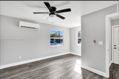 Immobilier commercial à vendre à Fort Lauderdale, Floride: 75.81 m2 № 2370398 - photo 11