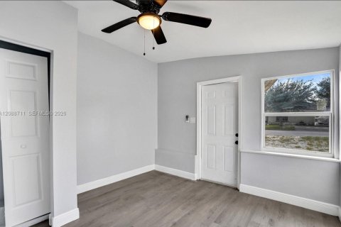 Immobilier commercial à vendre à Fort Lauderdale, Floride: 75.81 m2 № 2370398 - photo 5
