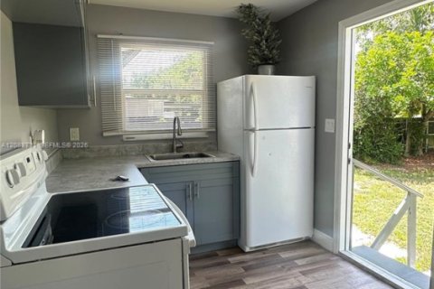 Immobilier commercial à vendre à Fort Lauderdale, Floride: 75.81 m2 № 2370398 - photo 23