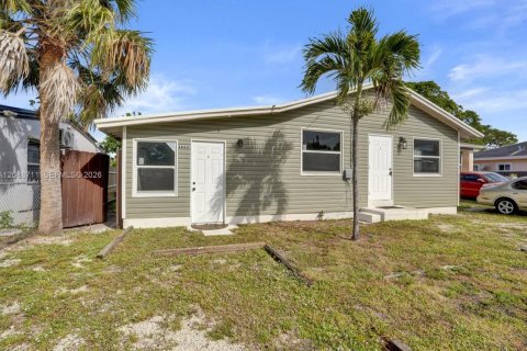 Immobilier commercial à vendre à Fort Lauderdale, Floride: 75.81 m2 № 2370398 - photo 17