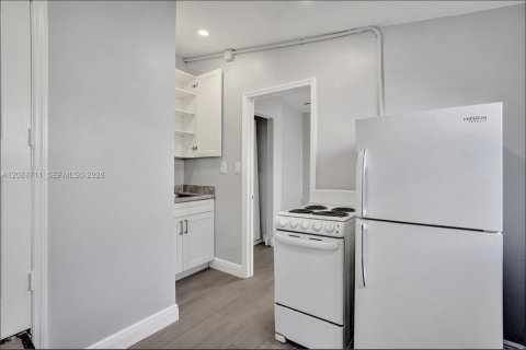 Immobilier commercial à vendre à Fort Lauderdale, Floride: 75.81 m2 № 2370398 - photo 8