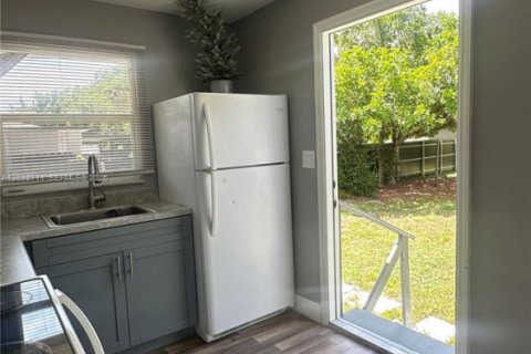 Immobilier commercial à vendre à Fort Lauderdale, Floride: 75.81 m2 № 2370398 - photo 21