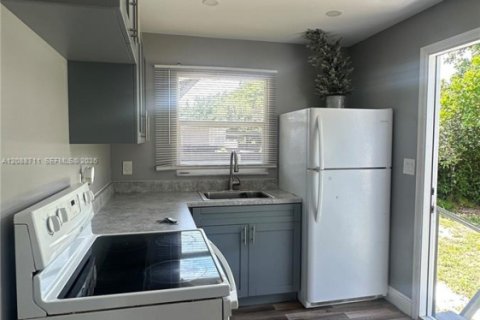 Immobilier commercial à vendre à Fort Lauderdale, Floride: 75.81 m2 № 2370398 - photo 22
