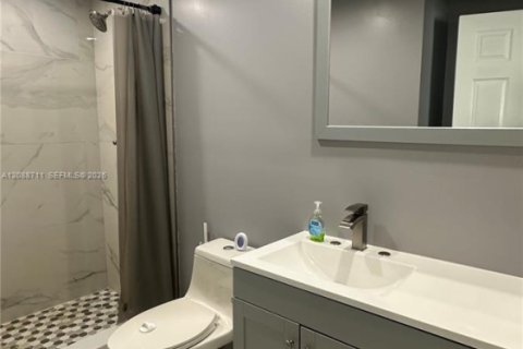 Immobilier commercial à vendre à Fort Lauderdale, Floride: 75.81 m2 № 2370398 - photo 25