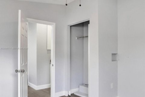 Immobilier commercial à vendre à Fort Lauderdale, Floride: 75.81 m2 № 2370398 - photo 15