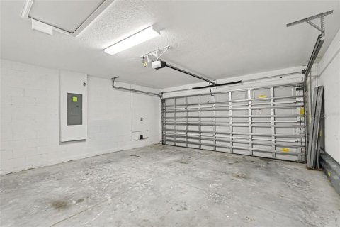 Villa ou maison à vendre à Palm Bay, Floride: 3 chambres, 134.8 m2 № 2391329 - photo 20