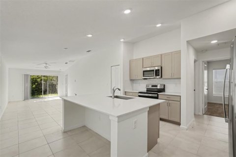 Villa ou maison à vendre à Palm Bay, Floride: 3 chambres, 134.8 m2 № 2391329 - photo 6