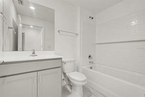 Villa ou maison à vendre à Palm Bay, Floride: 3 chambres, 134.8 m2 № 2391329 - photo 19