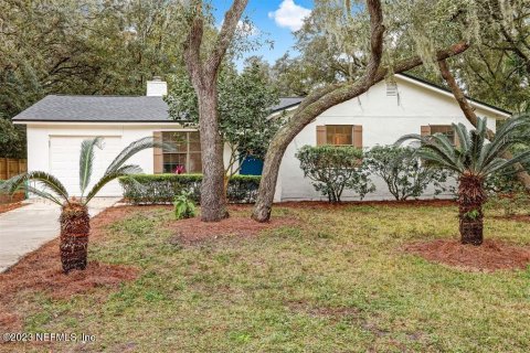 House in Fernandina Beach, Florida 3 bedrooms, 107.49 sq.m. № 855294 - photo 1
