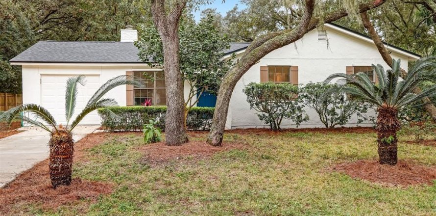 House in Fernandina Beach, Florida 3 bedrooms, 107.49 sq.m. № 855294