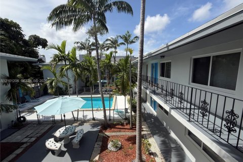Apartment in South Miami, Florida 1 bedroom, 1759.2 sq.m. № 2401367