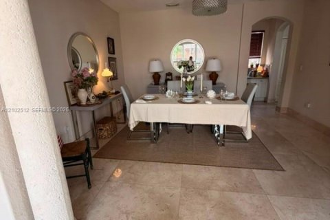 Villa ou maison à vendre à Doral, Floride: 5 chambres, 337.79 m2 № 2407420 - photo 14