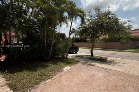 Villa ou maison à vendre à Doral, Floride: 5 chambres, 337.79 m2 № 2407420 - photo 6