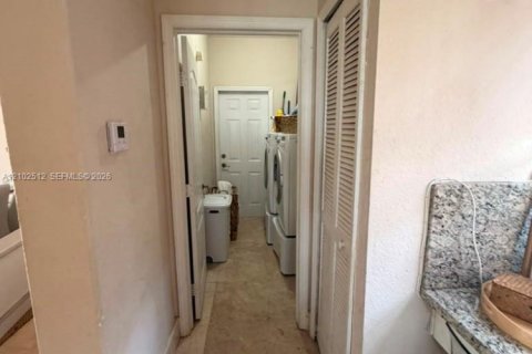Villa ou maison à vendre à Doral, Floride: 5 chambres, 337.79 m2 № 2407420 - photo 28