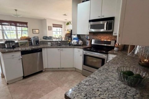 Villa ou maison à vendre à Doral, Floride: 5 chambres, 337.79 m2 № 2407420 - photo 27