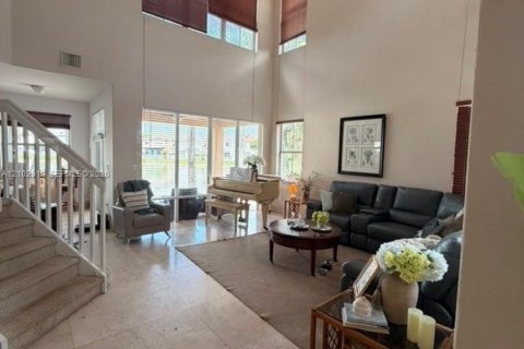 Villa ou maison à vendre à Doral, Floride: 5 chambres, 337.79 m2 № 2407420 - photo 17