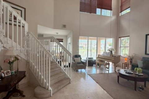 Villa ou maison à vendre à Doral, Floride: 5 chambres, 337.79 m2 № 2407420 - photo 18