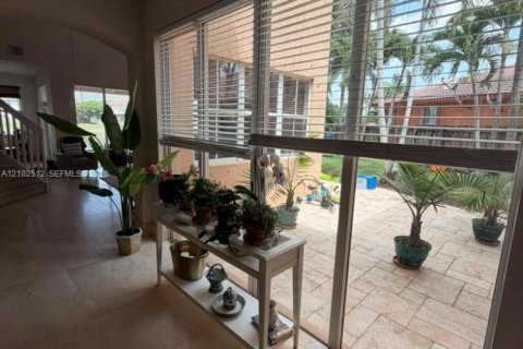 Villa ou maison à vendre à Doral, Floride: 5 chambres, 337.79 m2 № 2407420 - photo 11