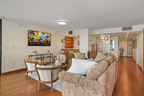 Copropriété à vendre à Miami Beach, Floride: 2 chambres, 185.25 m2 № 1991336 - photo 25